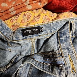 Adorable boyfriend cut jeans